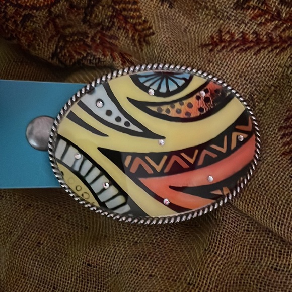 X or 1X Blue Faux Leather Belt w Silvertone Colourful Abstract Oval Belt Buckle - Picture 2 of 4